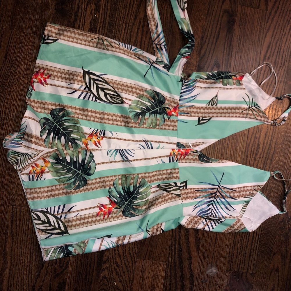 Romper - Picture 2 of 3